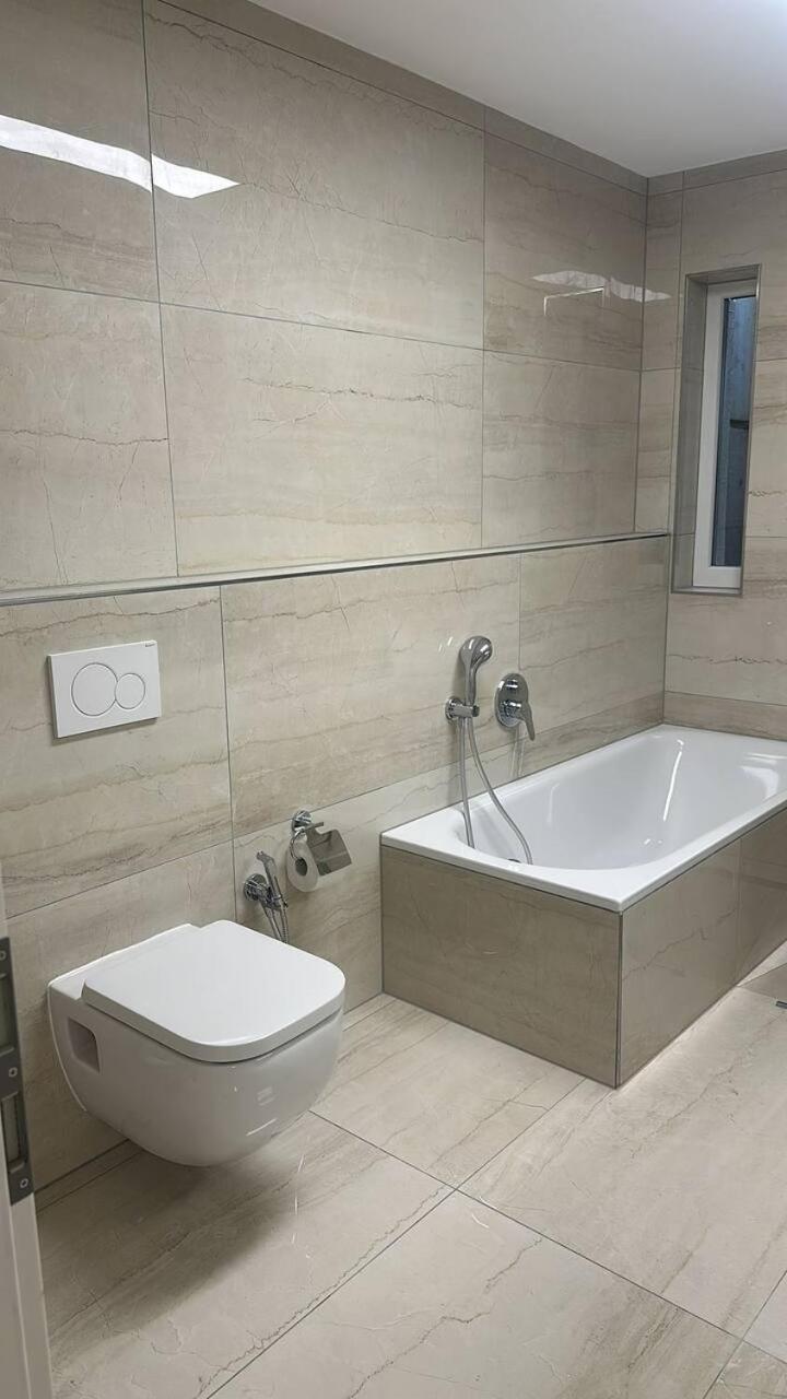 Apartment One With Kitchen, And Private Bathroom Near To S8 Train Line München