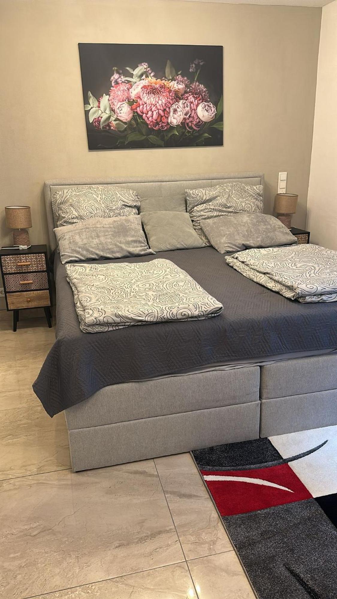 Apartment One With Kitchen, And Private Bathroom Near To S8 Train Line